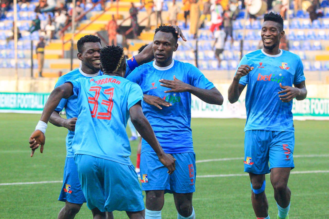 Monimichelle matasan turf a filin wasa na Remo yana samun takaddun ingancin FIFA