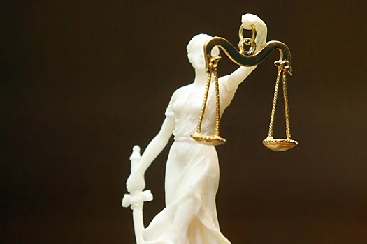 En Italia, un exsenador ruso fugitivo fue detenido y luego liberado