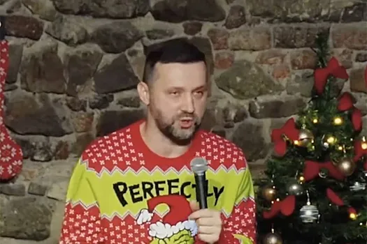 Un comediante ruso que vive en Europa respondió a las acusaciones de huir del país