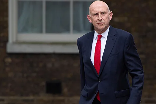 El Ministro de Defensa británico, Healey, admitió que le gustaría secuestrar a Putin