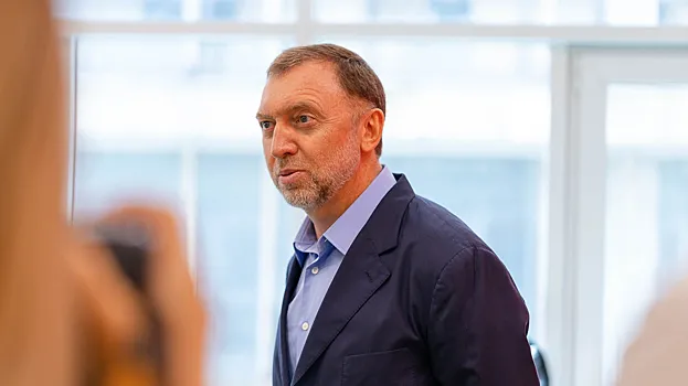 Deripaska propuso proteger Groenlandia con “osos polares”