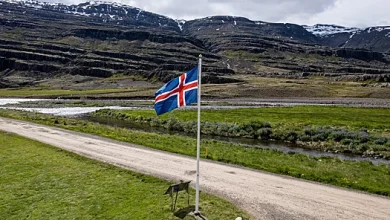 Politico: El candidato a embajador de EE.UU. bromea diciendo que Islandia se convertirá en el estado número 52