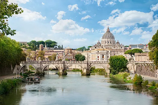 WP: El cardenal vaticano Parolin pidió a EE.UU. que le dé a Maduro la oportunidad de escapar a la Federación Rusa