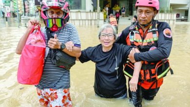 Death toll in Southeast Asia floods tops 300 Death toll in Southeast Asia floods tops 300
