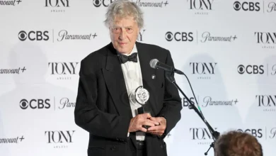 Oscar-winning UK playwright Tom Stoppard dies aged 88 Oscar-winning UK playwright Tom Stoppard dies aged 88