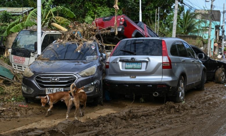 Philippine death toll tops 140 as typhoon heads towards Vietnam Philippine death toll tops 140 as typhoon heads towards Vietnam
