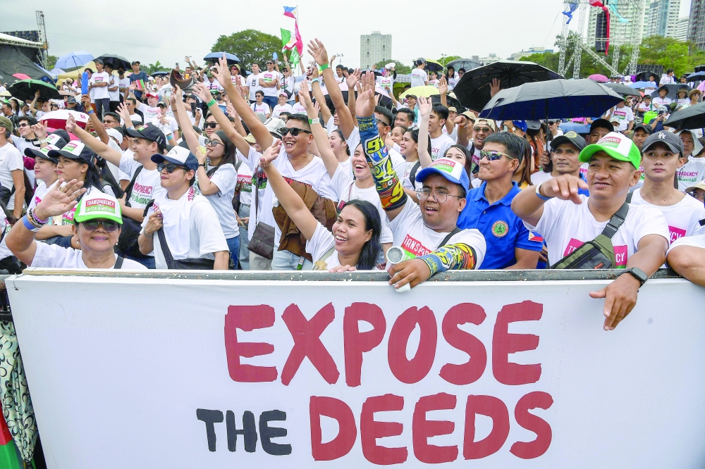 Philippines draws huge crowd to rally Philippines draws huge crowd to rally