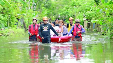 Philippines halts rescue as huge new storm nears Philippines halts rescue as huge new storm nears