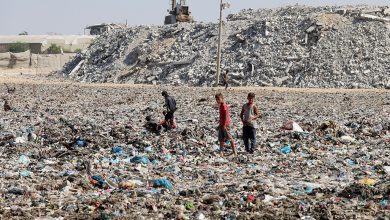 Piles of garbage and seeping sewage pollute devastated Gaza Piles of garbage and seeping sewage pollute devastated Gaza