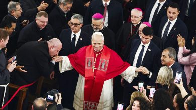 Pope Leo meets Middle East Christian leaders, condemns religious violence