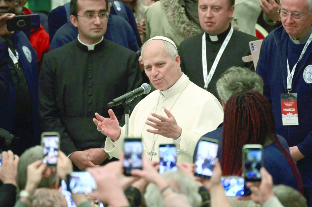 Pope urges leaders not to leave poor behind Pope urges leaders not to leave poor behind