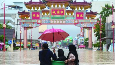 Severe floods displace thousands in Thailand Severe floods displace thousands in Thailand