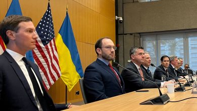 Trump presses Ukraine for deal as Zelenskiy weighs revised peace plan Trump presses Ukraine for deal as Zelenskiy weighs revised peace plan