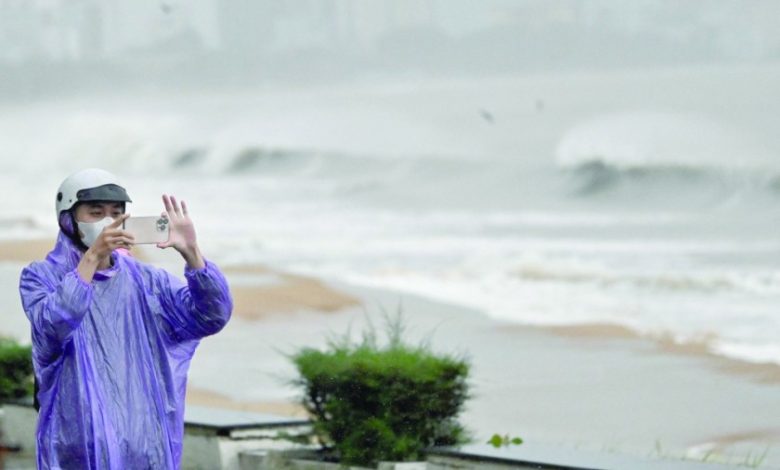 Typhoon Kalmaegi hits Vietnam after killing 140 in Philippines Typhoon Kalmaegi hits Vietnam after killing 140 in Philippines