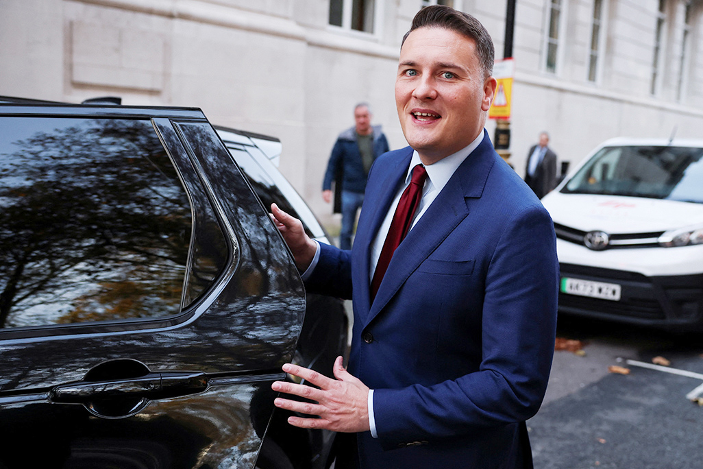 UK health secretary denies leadership plot against PM Starmer