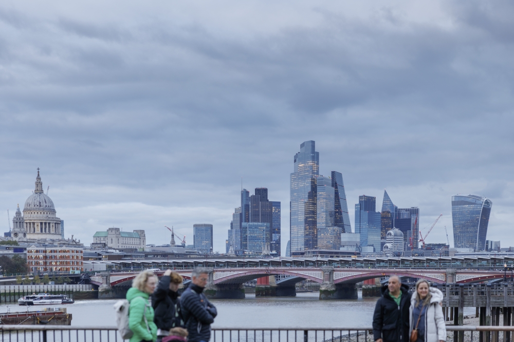 Want to immigrate to Britain? The government says you must earn it Want to immigrate to Britain? The government says you must earn it