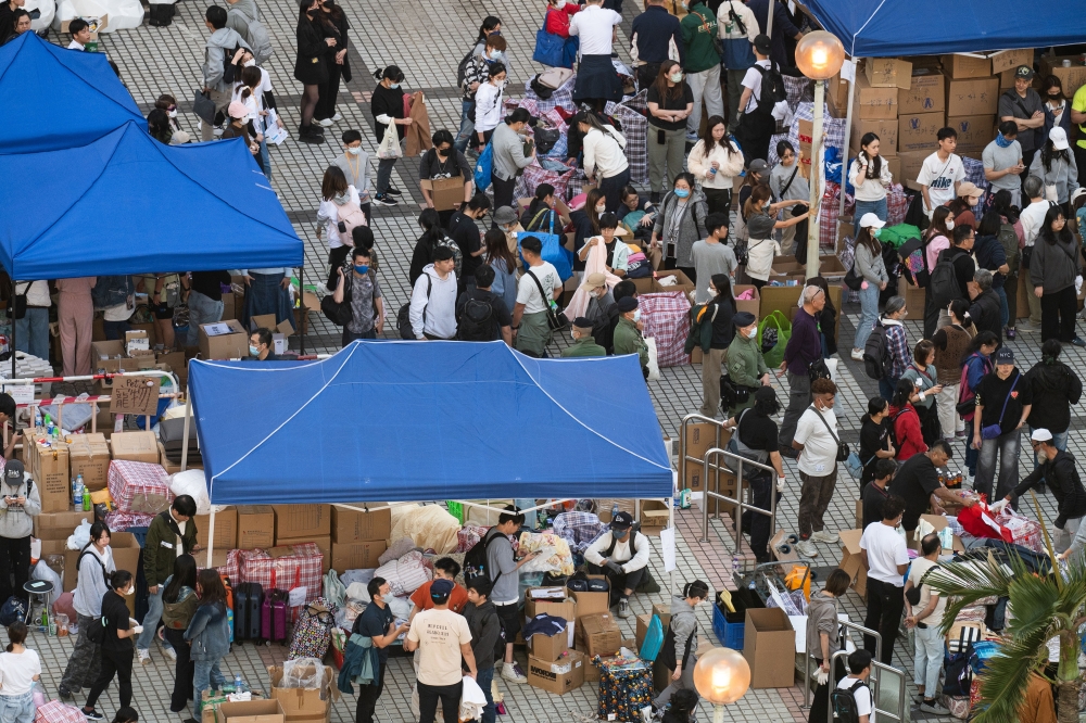 Hong Kong contractors used unsafe netting: officials Hong Kong contractors used unsafe netting: officials