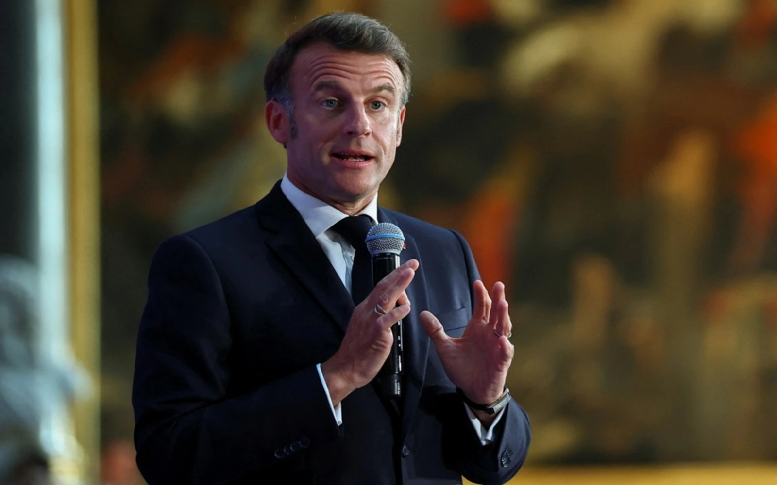 Macron threatens China with tariffs over trade surplus