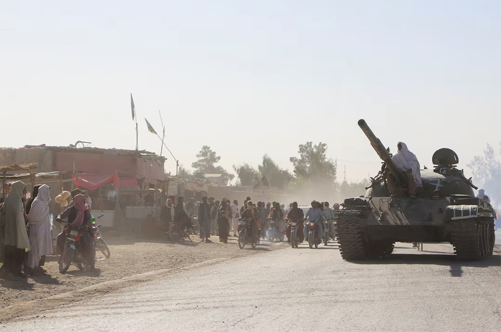 Pakistan, Afghanistan exchange heavy fire along border Pakistan, Afghanistan exchange heavy fire along border