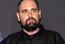 Son of filmmaker Rob Reiner jailed on suspicion of murdering parents Son of filmmaker Rob Reiner jailed on suspicion of murdering parents