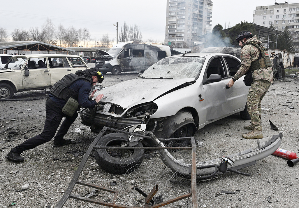 Ukraine peace talks stretch into second day at start of pivotal week for Europe Ukraine peace talks stretch into second day at start of pivotal week for Europe