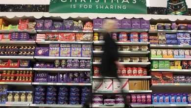 Britons splurge on food, cut back on gifts as retailers warn of tough 2026