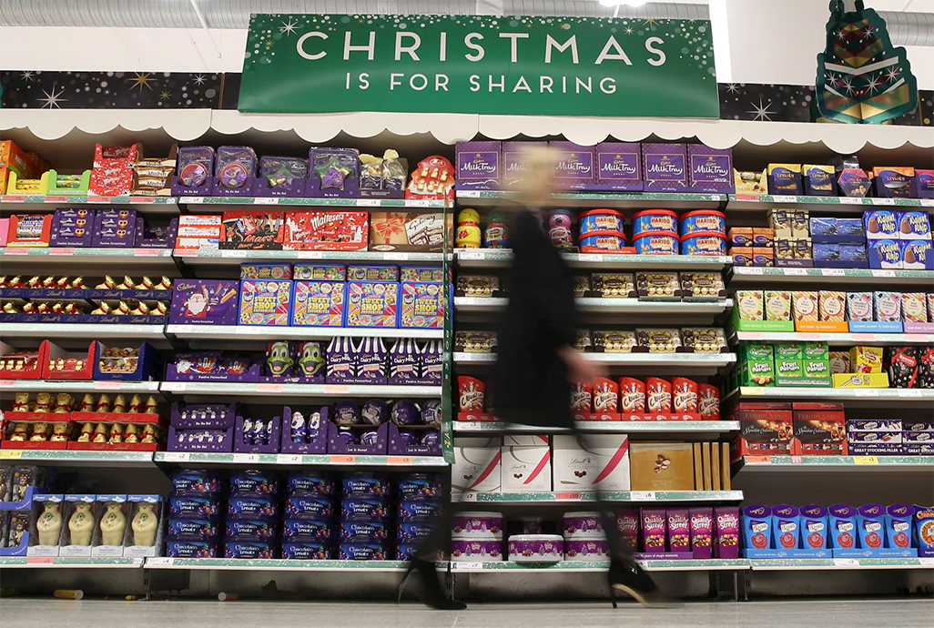 Britons splurge on food, cut back on gifts as retailers warn of tough 2026