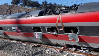 Commuter train derails near Barcelona two days after high-speed train collision; driver dead, four badly injured Commuter train derails near Barcelona two days after high-speed train collision; driver dead, four badly injured