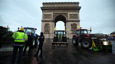 French farmers block Paris streets in protest against Mercosur trade deal French farmers block Paris streets in protest against Mercosur trade deal