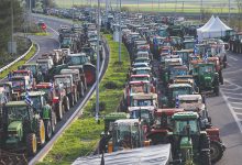 Greece offers farmers cheaper fuel, damage cover in bid to end blockades Greece offers farmers cheaper fuel, damage cover in bid to end blockades