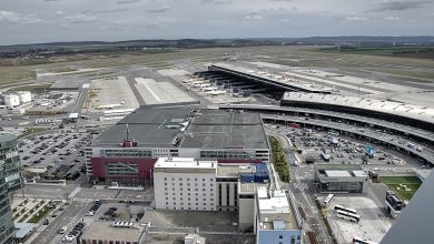 Ice closes Vienna airport, disrupts flights in Prague