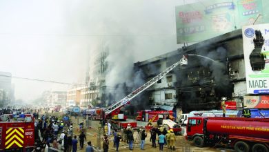 Massive fire in Karachi destroys shopping centre Massive fire in Karachi destroys shopping centre