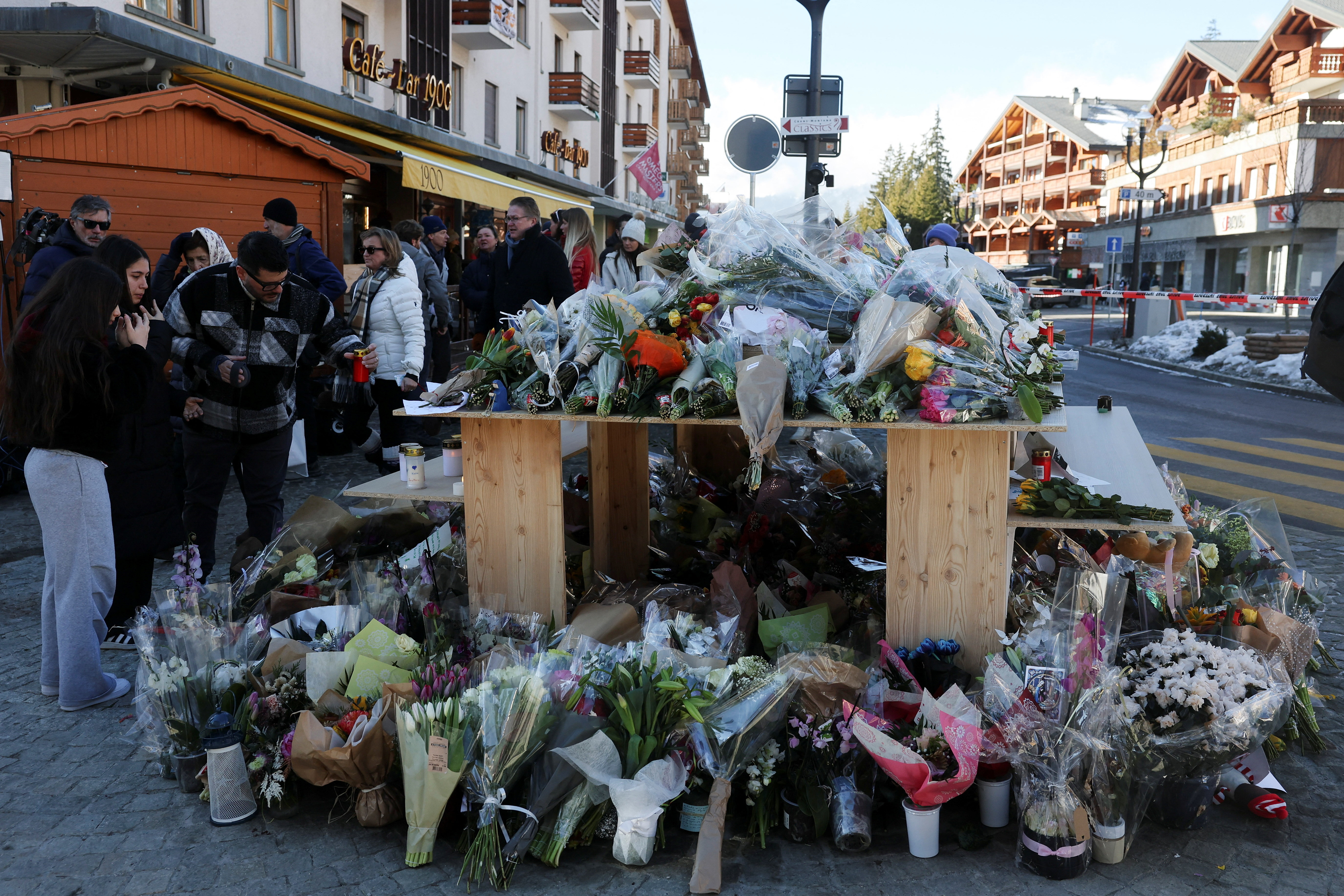 Scrutiny turns to safety set-up of Swiss bar after deadly blaze Scrutiny turns to safety set-up of Swiss bar after deadly blaze
