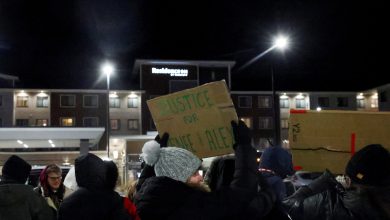 Trump and Minnesota governor talk after fatal shooting, immigration chief departs Minneapolis Trump and Minnesota governor talk after fatal shooting, immigration chief departs Minneapolis