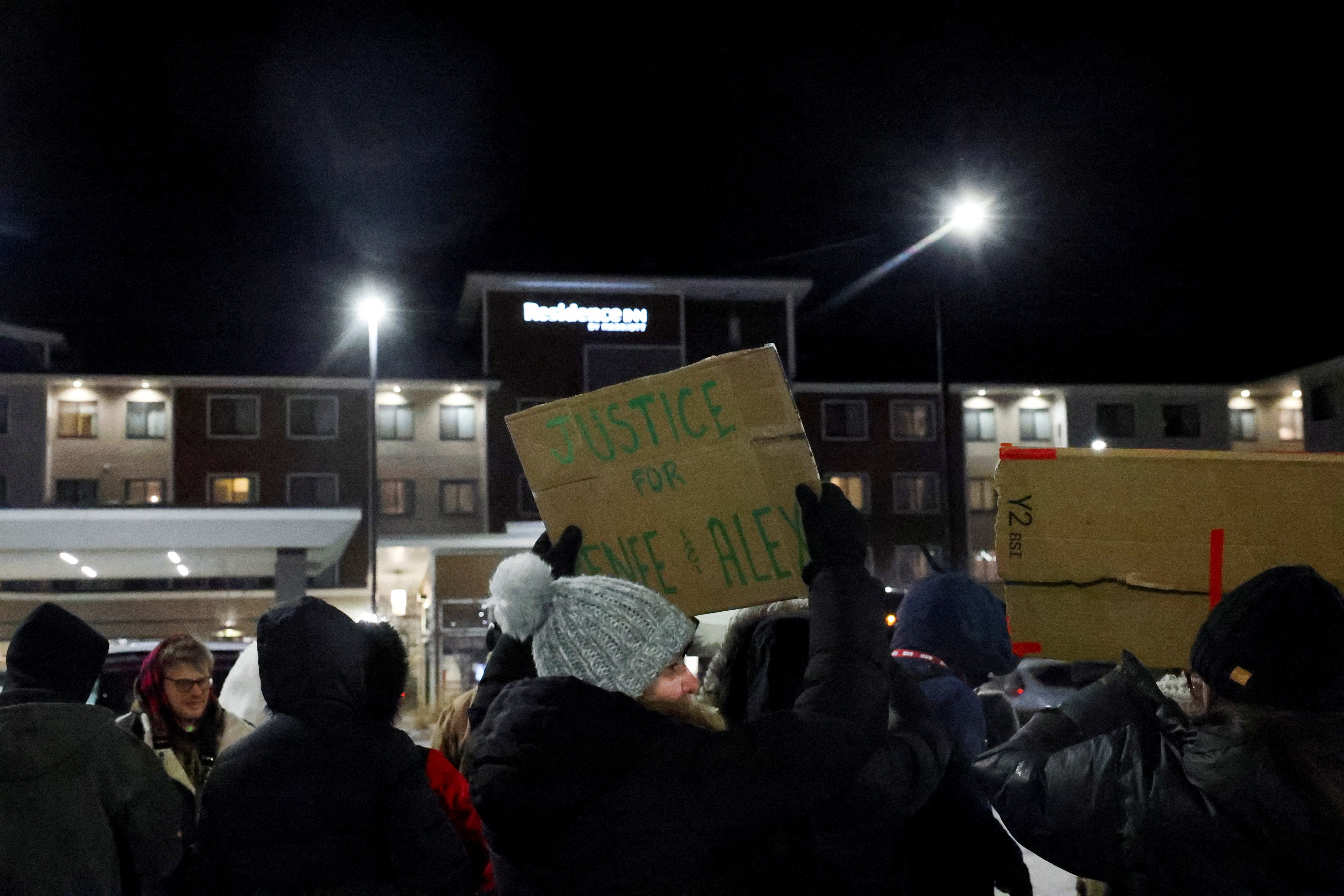 Trump and Minnesota governor talk after fatal shooting, immigration chief departs Minneapolis Trump and Minnesota governor talk after fatal shooting, immigration chief departs Minneapolis