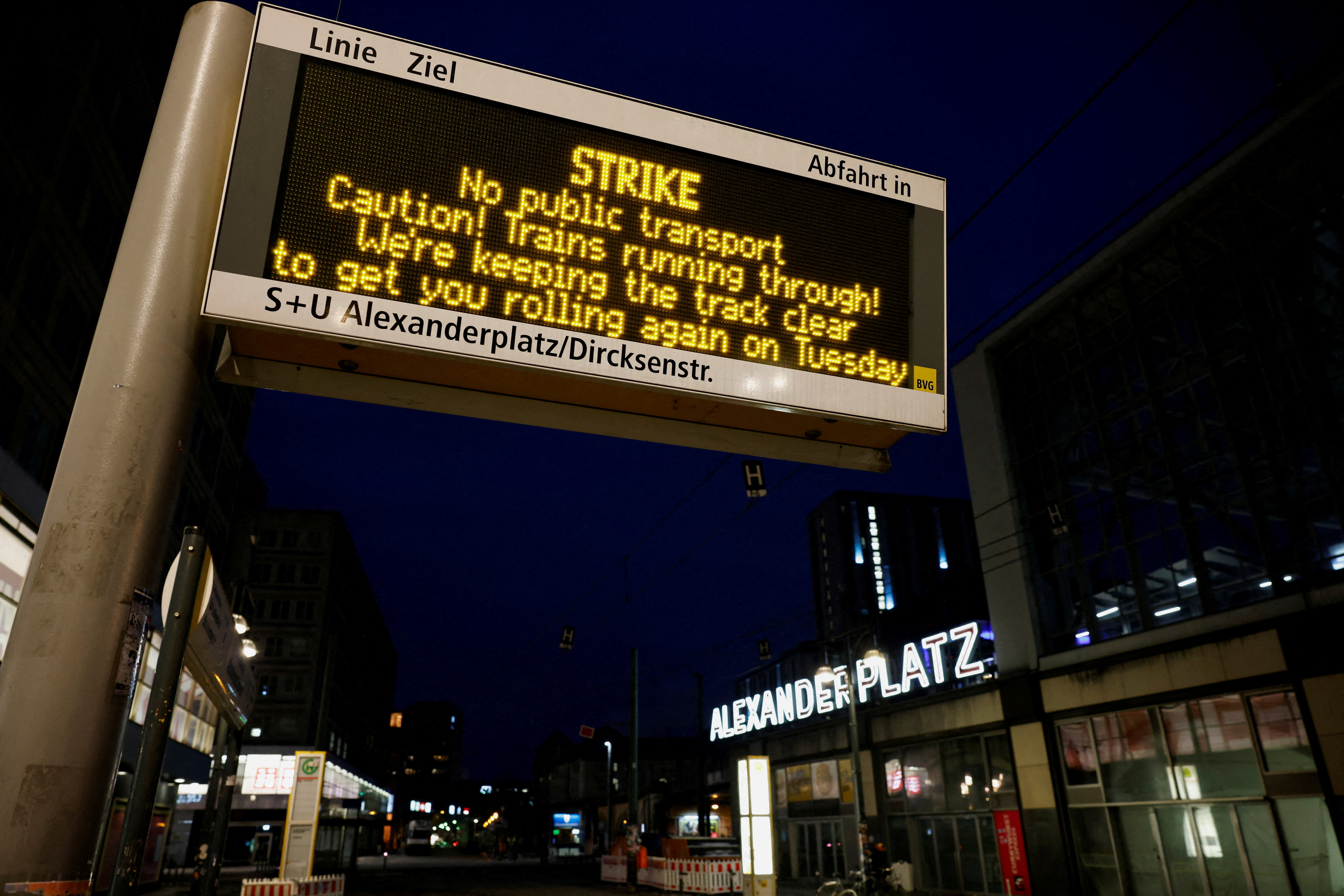 Tens of thousands of transport workers walk off job in Germany