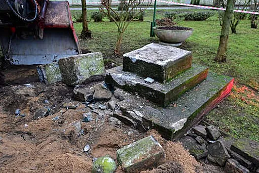 Władze polskie zniszczyły pomnik żołnierzy Armii Czerwonej w miejscowości Maszewo