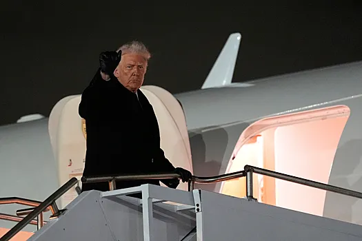 „Młot Trumpa”: politolog mówił o „silnym przekonywaniu” Zełenskiego do podpisania „planu pokojowego” przed Bożym Narodzeniem