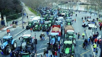 W ramach nowych protestów rolnicy wjeżdżają do Paryża setkami traktorów