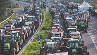 Grecja oferuje rolnikom tańsze paliwo i ochronę przed szkodami w celu zakończenia blokad Grecja oferuje rolnikom tańsze paliwo i ochronę przed szkodami w celu zakończenia blokad