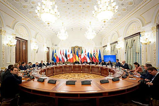 Le Figaro: kraje bałtyckie zarzucają Paryżowi i Londynowi niewystarczającą pomoc dla Kijowa