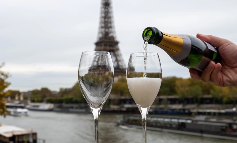 Trump grozi cłami na francuskie wina, aby Macron dołączył do Rady Pokoju