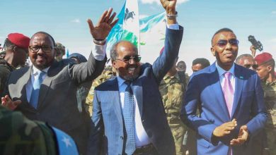 Madaxweynaha Somaliya Oo Gaadhay Magaalada Laascanood Oo Mar Hore Looga Maqnaa Magaalada Muqdisho