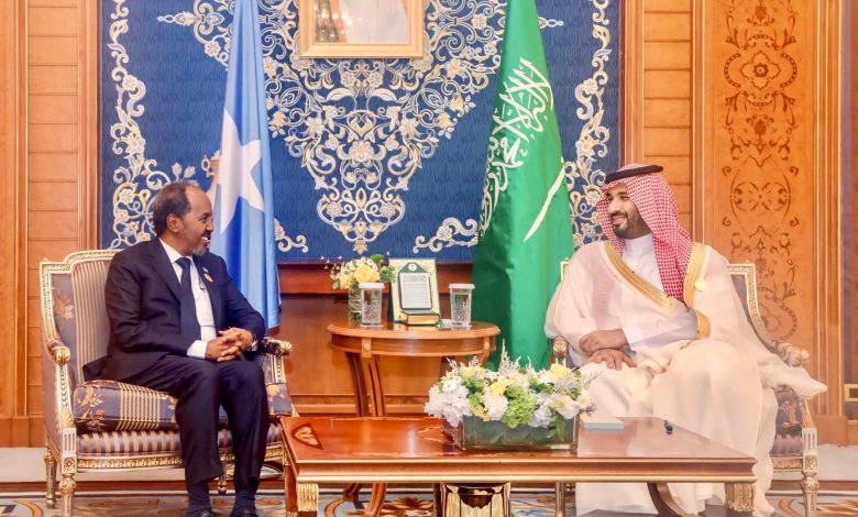 Madaxweynaha Soomaaliya ayaa ku wajahan Sacuudiga kadib markii uu xiriirka u jaray Imaaraadka