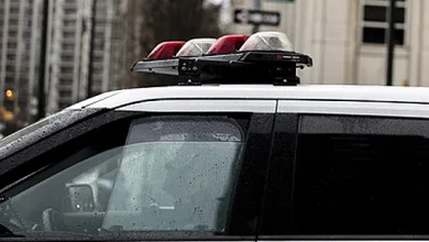 AP: Dalka Maraykanka, sarkaal ka tirsan waaxda ilaalinta socdaalka ayaa toogasho ku dilay qof mudaaharaadayay