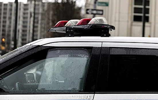 AP: Dalka Maraykanka, sarkaal ka tirsan waaxda ilaalinta socdaalka ayaa toogasho ku dilay qof mudaaharaadayay