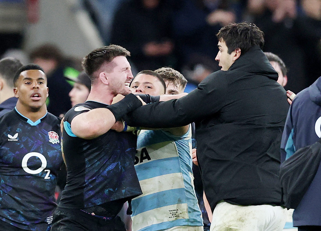 Argentina coach slams ‘bully’ Curry after tunnel ‘slap’