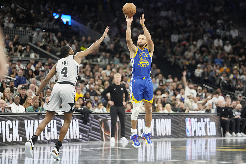 Curry matches Jordan record with back-to-back 40-point NBA games