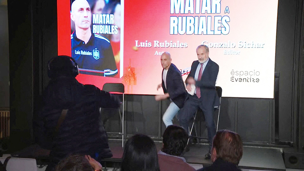 Former Spanish FA chief Rubiales has eggs thrown at him at book launch
