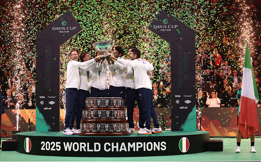 Italy beat Spain for third straight Davis Cup title